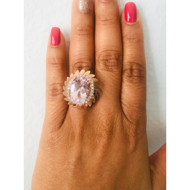 12.26 Carat Oval Cut Kunzite Diamond 14 Karat Rose Gold Cocktail Ring For Sale - Image 9 of 10
