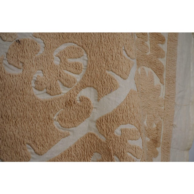 Textile Minimal Neutral Suzani Textile, Beige Uzbek Table Cover Decor 4'4'' X 4'4'' For Sale - Image 7 of 10
