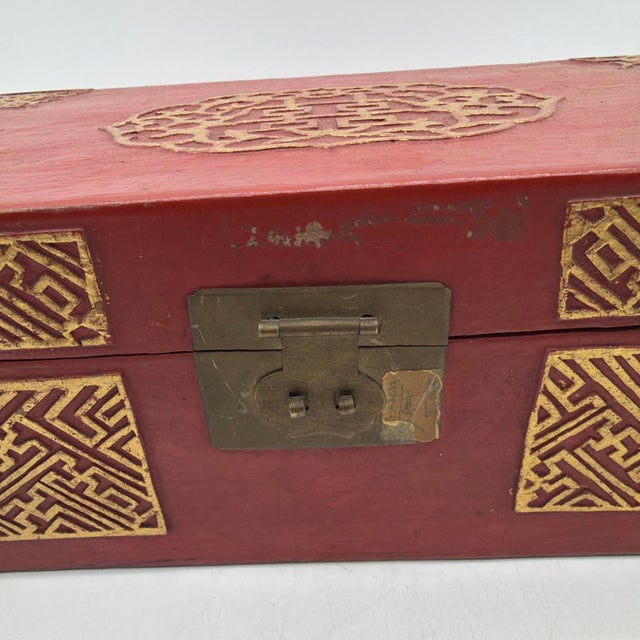 Paint Vintage Chinese Red Lacquer Wedding Box With Removable Interior Tray & Double Happiness Symbol For Sale - Image 7 of 18