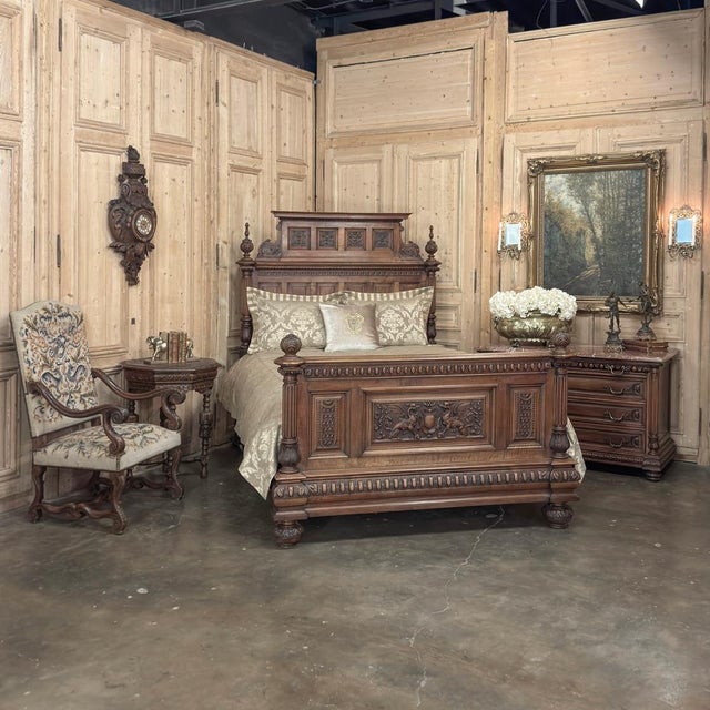 Neoclassical 19th Century French Walnut Renaissance Revival Queen Bed For Sale - Image 3 of 18