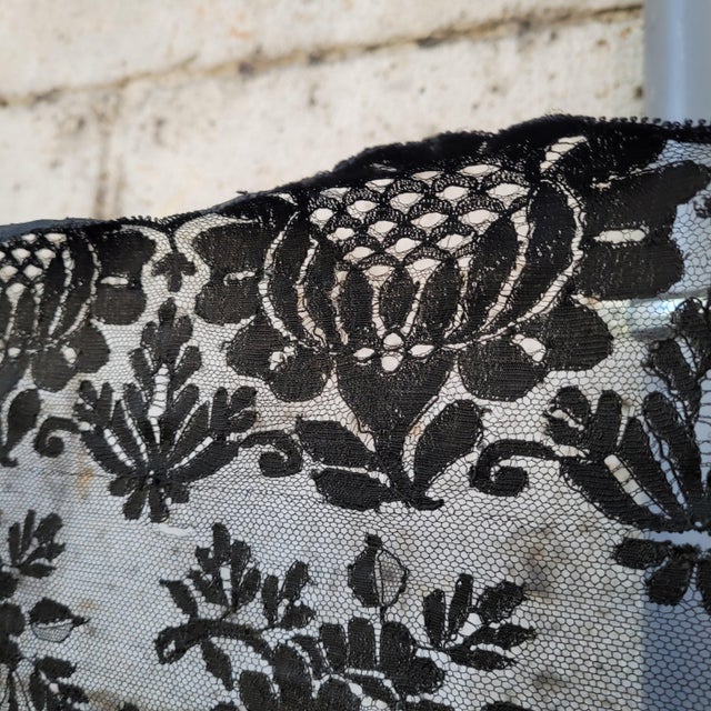 Black Lace and Tulle Mantilla, Spain, 1930s For Sale - Image 10 of 18