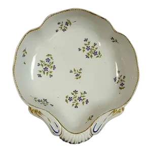 1790 Antique French Empire Queen's Factory Porcelain Shell Shape Serving Dish in Sprig Pattern