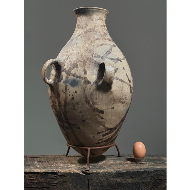 Vintage Monumental Abstract Expressionist Tonaltepec Amphora Style Handled Clay Vessel W/Custom Stand For Sale In Philadelphia - Image 6 of 11