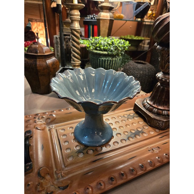 Vintage Pedestal Vase With Wavely Edges For Sale - Image 4 of 5