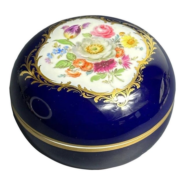 Ceramic Cobalt Blue and Floral Lidded Porcelain Box from Meissen, 1924-1934 For Sale - Image 7 of 7