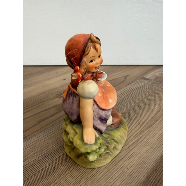 Vintage m.i. Hummel "In the Meadow" Figurine (Hum 459) Made by Goebel For Sale - Image 9 of 11