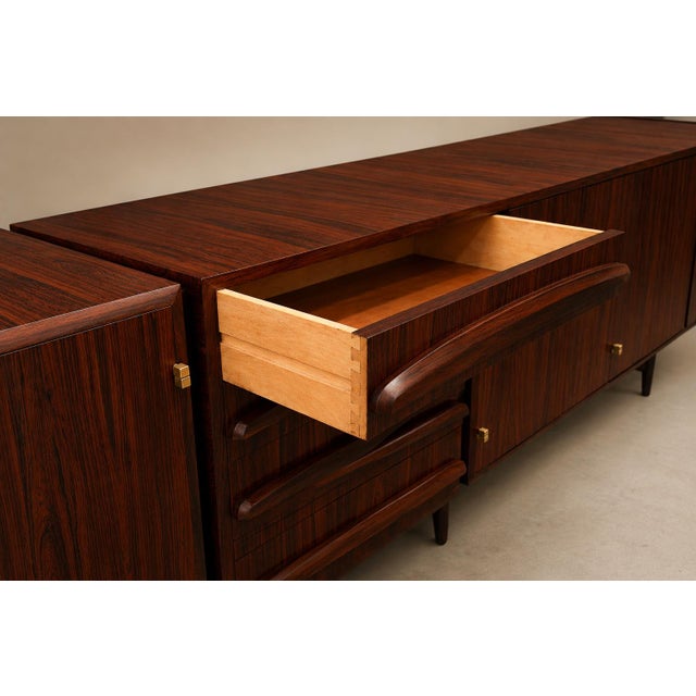 Brown Brazilian Modern Rosewood Credenza With Sculptural Drawers by Jean Gillon, Brazil, 1960s For Sale - Image 8 of 18