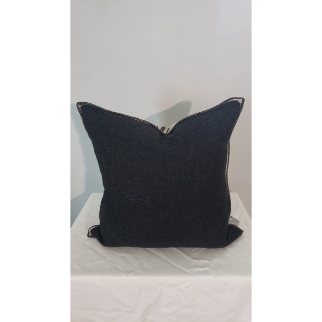 Kravet Design Front Fabric. Black linen back fabric. SIze: 20" x 20" Flat welt Hidden zipper Pillow Cover Only Dry clean...