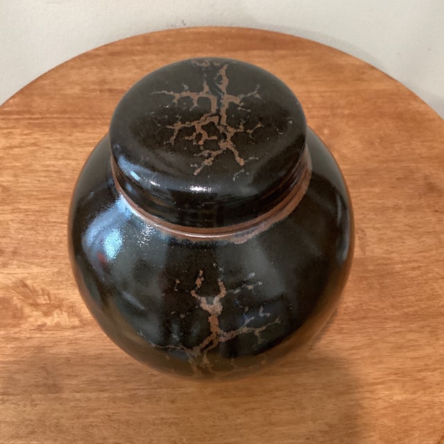 Mid 20th Century Vintage Chinoiserie Stoneware Black Glazed Vessel / Ginger Jar With Lid For Sale - Image 5 of 12