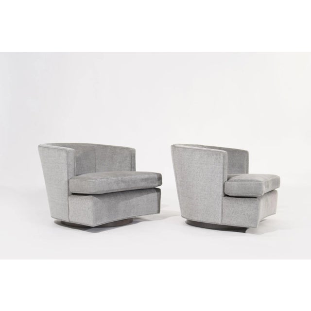 Harvey Probber Set of Low-Profile Swivel Chairs by Harvey Probber, C. 1950s For Sale - Image 4 of 12