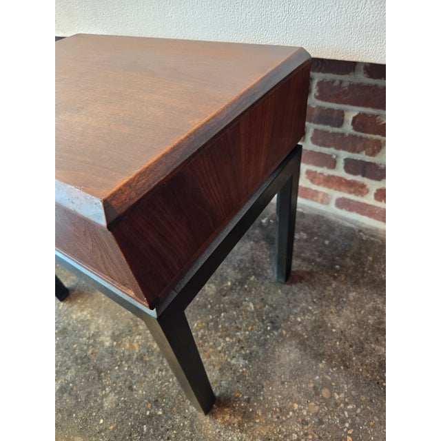 Founders Furniture Company Pair Nightstands Walnut Founders MCM Vintage For Sale - Image 4 of 14