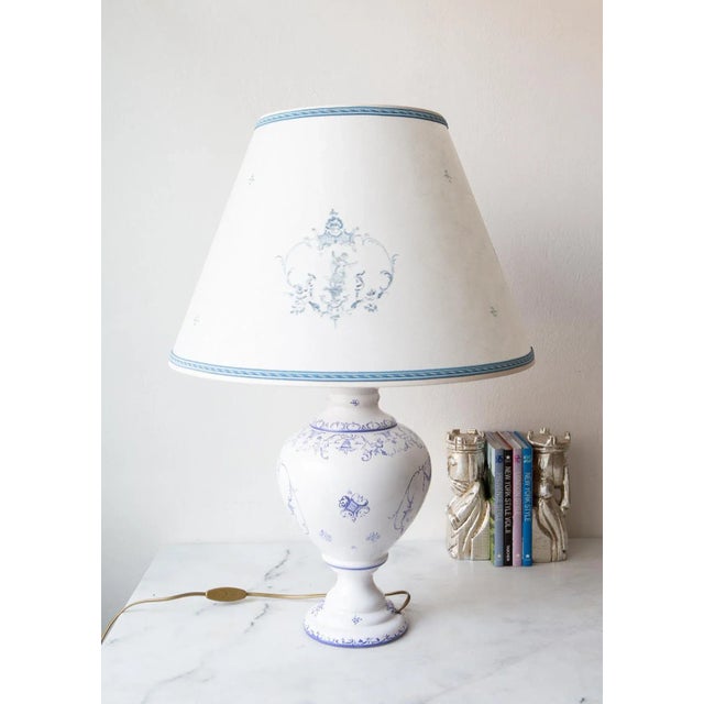1990s Large French Hand Painted Moustier Table Lamp with Shade, 1990s For Sale - Image 5 of 12