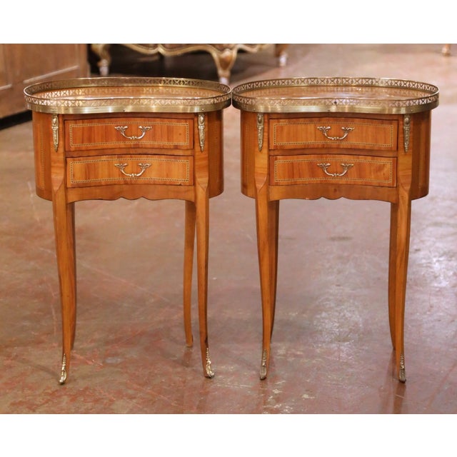 French Pair of Early 20th Century French Louis XV Style Cherry Side Tables For Sale - Image 3 of 16
