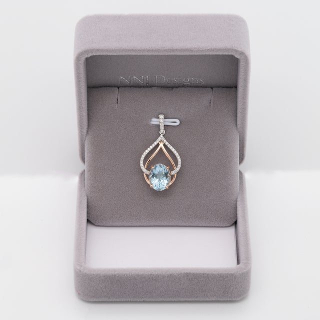 Modern 2.9Ct Aquamarine Pendant With Natural Diamond Accents: Solid 14k Gold, 11x9m For Sale - Image 3 of 7