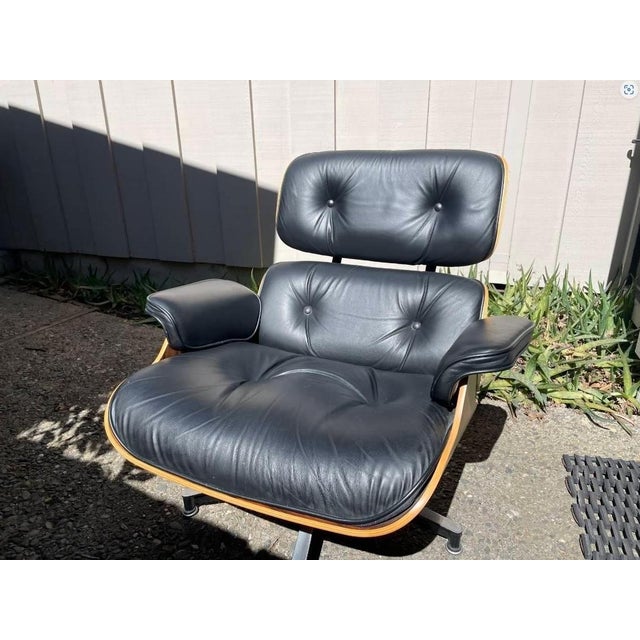 2014 Herman Miller Eames Lounge Chair and Ottoman | Walnut & Black Leather For Sale In Miami - Image 6 of 6
