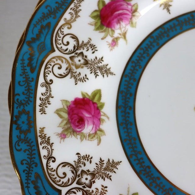 English 1900s Set of 12 English Cauldon for Gilman Collamore & Co. Scallop Edged Porcelian Plates For Sale - Image 3 of 6