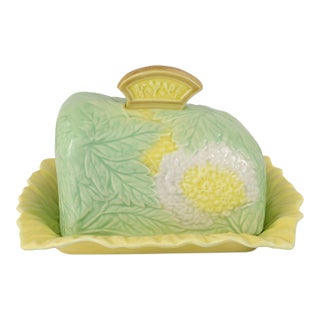 English Carlton Ware- Carlton Ware “Hydrangea” Embossed Ceramic Cheese Saver – England, C. 1938–1948 – 8” X 4.5” For Sale