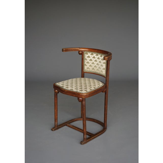 A variation of the famous Fledermaus chair designed by Josef Hoffmann in 1906 for the Fledermaus Cabaret. A period chair...