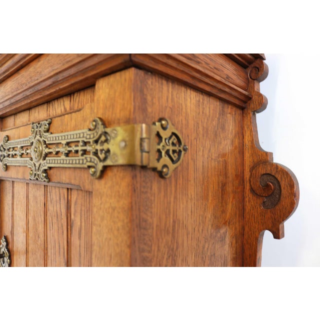 Arts & Crafts Hand-Carved Oak Wall Cabinet with Brass Details, 1900s For Sale - Image 6 of 18