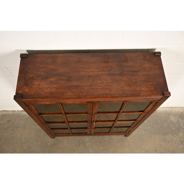 Stickley Brothers Style Antique Mission Oak Arts & Crafts Bookcase Cabinet, Circa 1910 For Sale - Image 10 of 13
