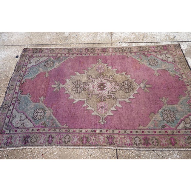 Galerie Shabab Collection Early 20th Century Turkish Oushak Throw Rug For Sale - Image 4 of 6