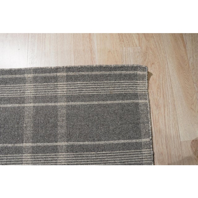 Slate Gray 10x14 Graceful Quinn Gray Geometric Modern Flatweave Wool Carpet Rug For Sale - Image 8 of 9