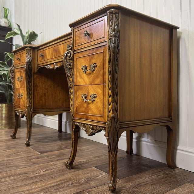 Vintage Ca. 1930s French Provincial Desk / Vanity For Sale - Image 16 of 17