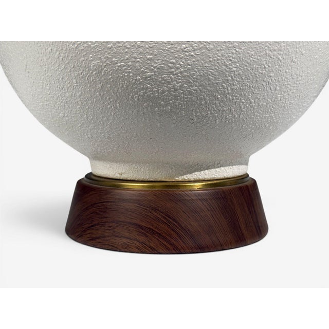 1950s American Modern, Large Table Lamps, Porcelain, Walnut, Brass For Sale In New York - Image 6 of 12