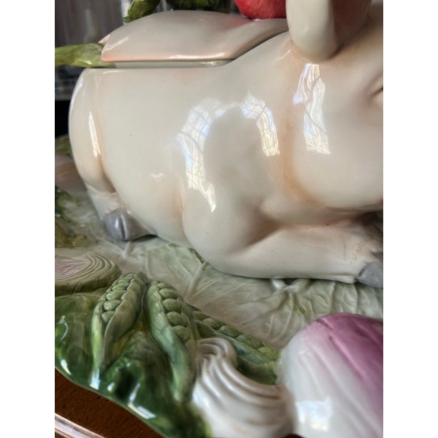 Up for your consideration is a beautiful vintage Fitz and Floyd French market pig tureen and ladle. This would look lovely...