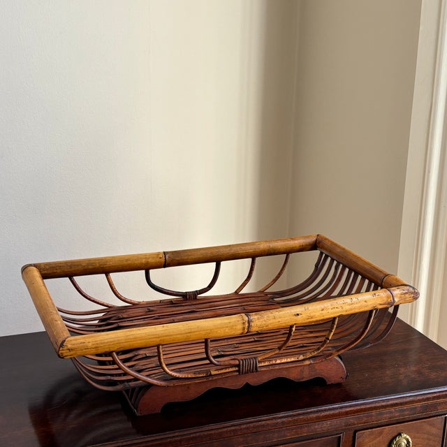 Such a stylish vintage bamboo tray -- perfect for use as a table centerpiece or for displays. Love its curved shape, warm...