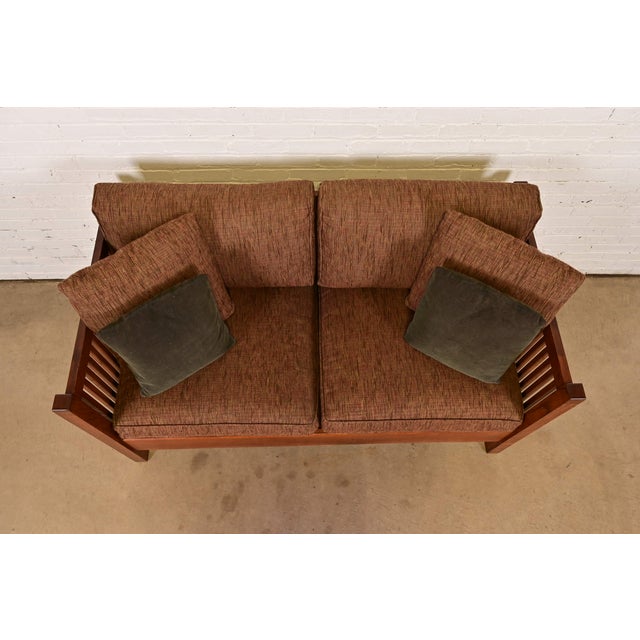 Early 21st Century Stickley Mission Oak Arts & Crafts Spindle Settle Sofa For Sale - Image 5 of 12