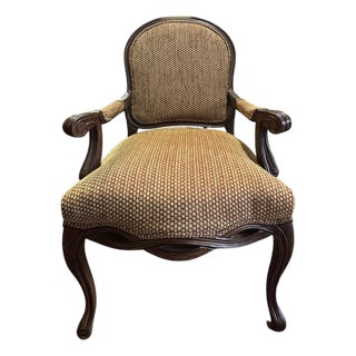 Vintage Louis XV-Style French Provincial Bassett Arm Chair For Sale