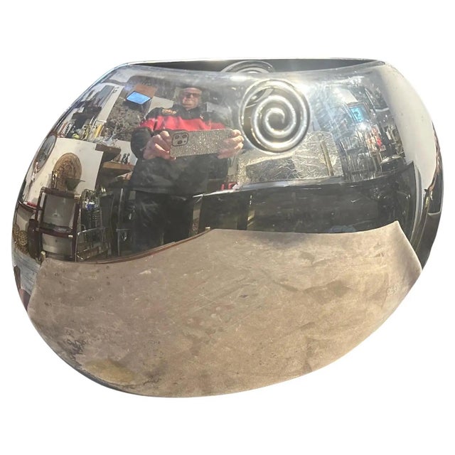 This is an exceptional example of Post-Modern Italian Minimalism from the 1980s, designed by the celebrated silversmith...