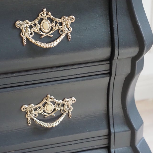Black Baroque Bombé Chest of Drawers, 1700s For Sale - Image 8 of 11