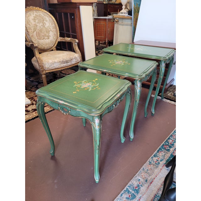 Fine Set of 3 French Style Nesting Tables For Sale In Philadelphia - Image 6 of 7