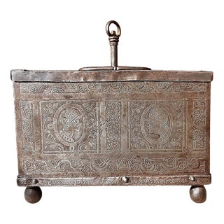 Small Chiseled Iron Chest, Nuremberg, Germany, Early 17th Century For Sale