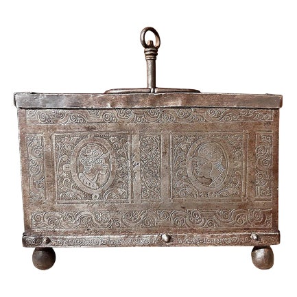 Small Chiseled Iron Chest, Nuremberg, Germany, Early 17th Century For Sale