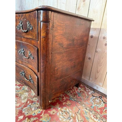 Hollywood Regency Louis XIV Chest of Drawers in Oak For Sale - Image 3 of 8