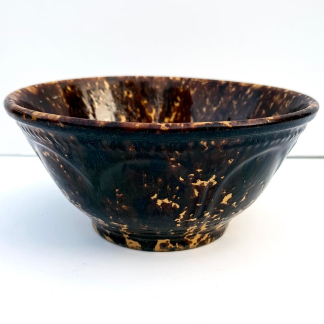 Vintage American Spongeware Yellwoware Stoneware Mixing Bowl – Brown & White Folk Art Charm For Sale - Image 4 of 9