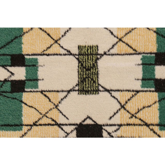 Art Deco 1960s Vintage Zeki Müren Runner in Beige, Gold & Green Patterns by Rug & Kilim - 1'7.5''x6'7'' For Sale - Image 3 of 7