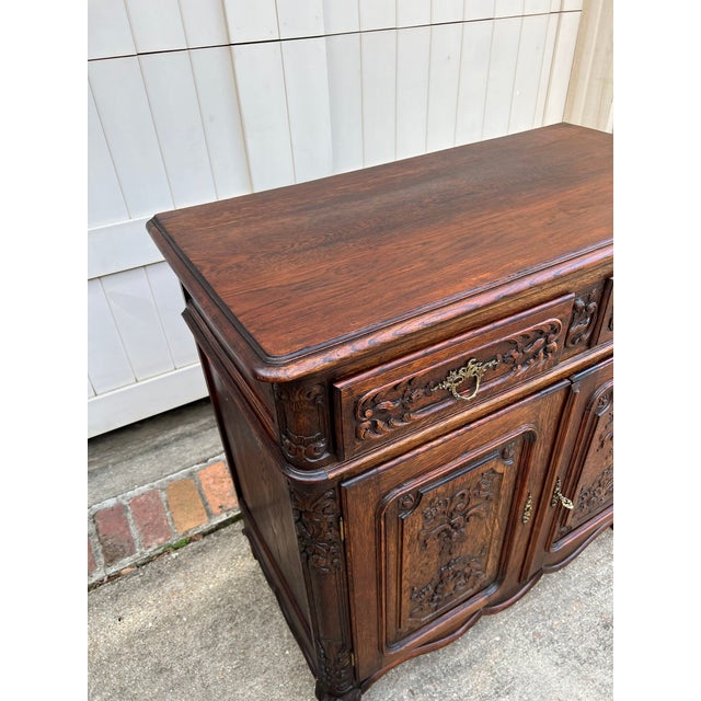 Antique French Louis XV Buffet Sideboard Cabinet Carved Oak Server C1920 For Sale - Image 17 of 18