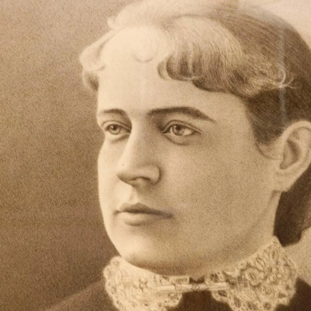 Antique Victorian Giltwood Frame with Portrait, circa 1880 For Sale - Image 4 of 8