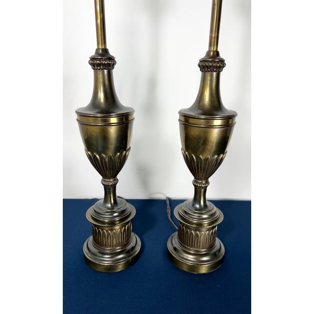 1960s Stiffel Hollywood Regency Architectural Brass Urn Lamps - Pair For Sale In Houston - Image 6 of 6