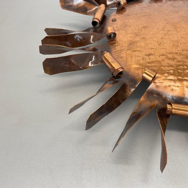 Large Copper Sunburst Theatre Wall Light in the style of Stilnovo, Italy, 1950s For Sale - Image 6 of 18