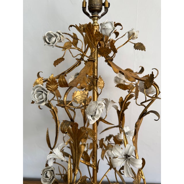 Vintage Gilt Metal Floral Lantern Table Lamp – Hollywood Regency French Style For Sale - Image 9 of 11
