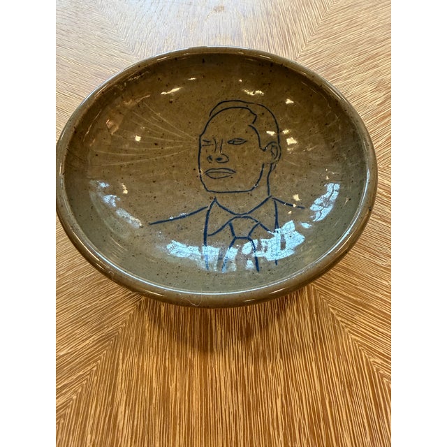 Oyster Gray Mid-Century Modern Studio Pottery Bowl With Man’s Face For Sale - Image 8 of 9