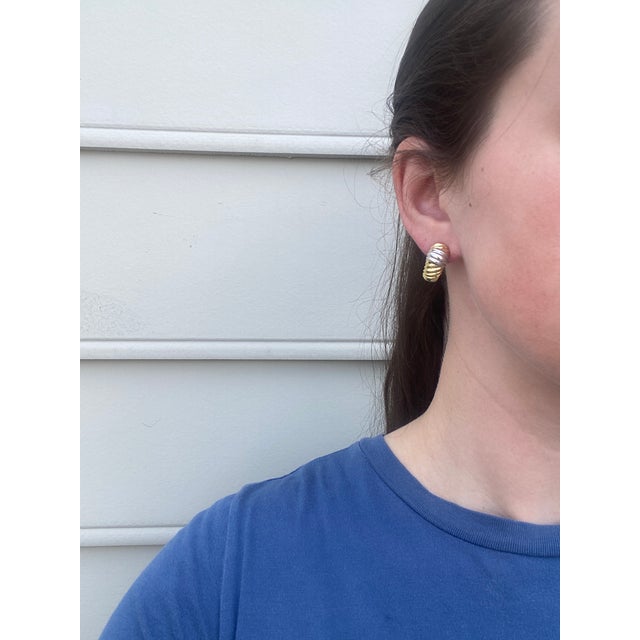 Early 21st Century David Yurman Shrimp Clip on Earrings, 18k White & Yellow Gold, Length 19.4 Mm, A Pair For Sale - Image 5 of 5