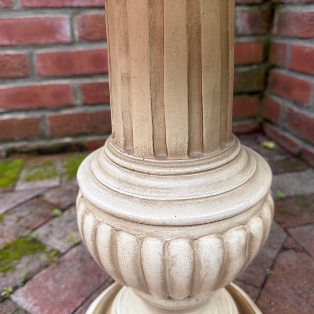 Stone Vintage Hollywood Regency Faux-Marble Scalloped Side Table For Sale - Image 7 of 9
