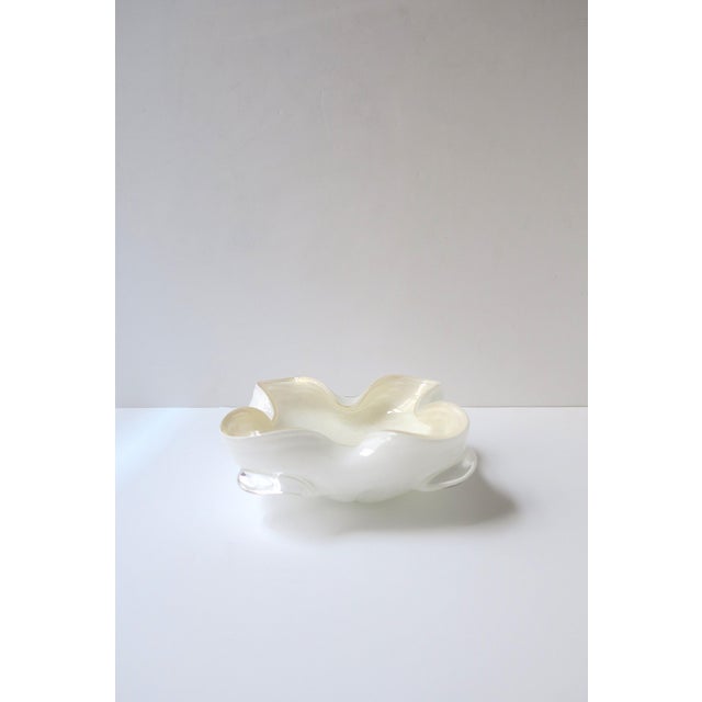 Glass Italian Murano White Gold Art Glass Bowl, Circa Mid-20th Century For Sale - Image 7 of 10