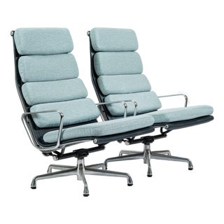 Pair of Eames Soft Pad Recliners for Herman Miller, Blue Gray Aluminum Group Lounge Chairs For Sale